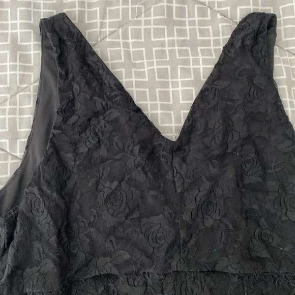 Black floral double-layer diagonal v-neck midi Flowy dress - Picture 16 of 17